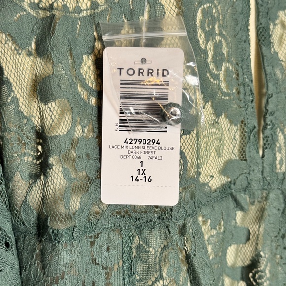 Torrid Green Lace Peasant Top - BRAND NEW with Tags!  - 1x - Picture 5 of 5